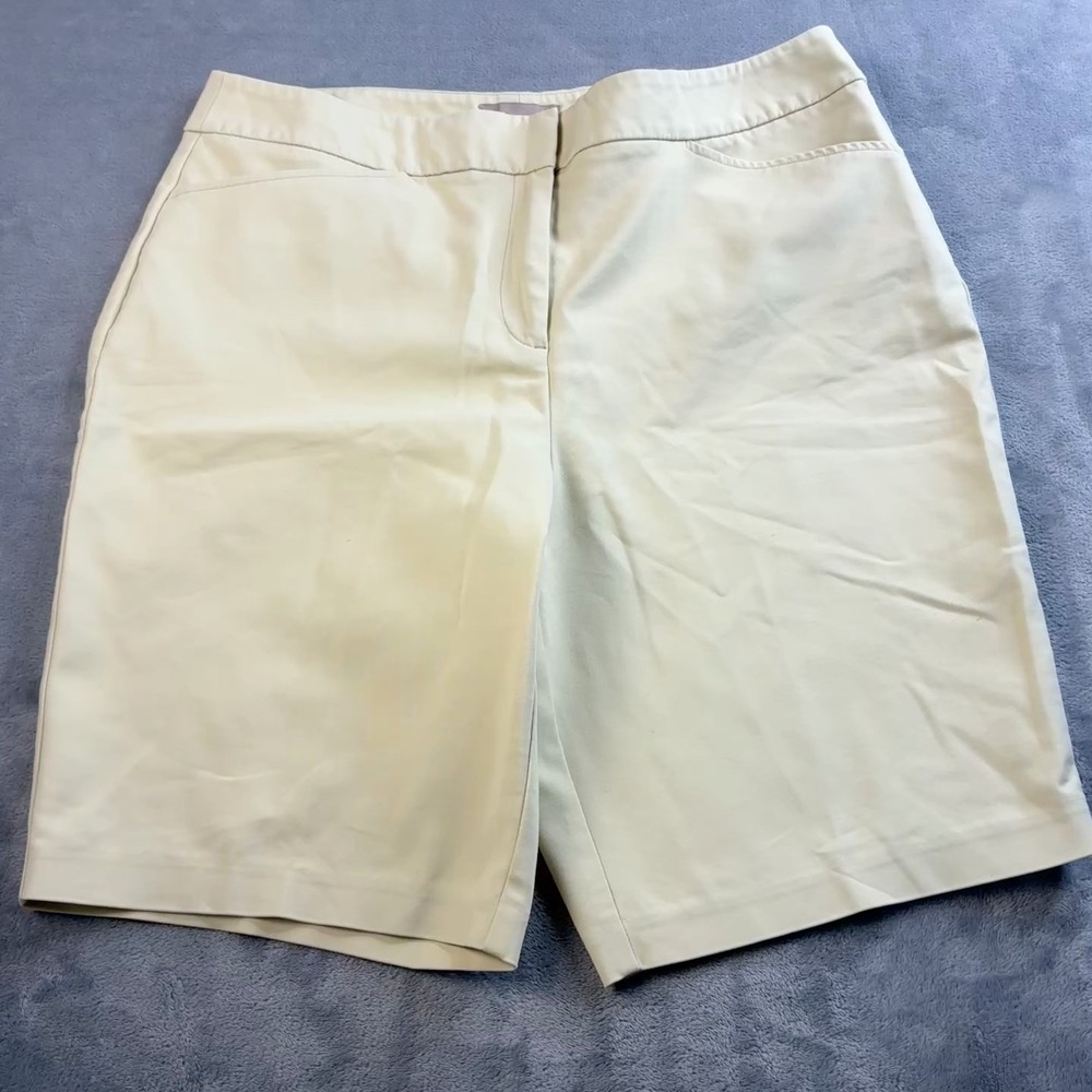 Chico's Brigitte So Slimming Tan Khaki Shorts Size 2 Large Cotton Blend Stretch